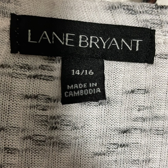 Women’s size 14/16 Lane Bryant long cardigan with side slits - Picture 2 of 6